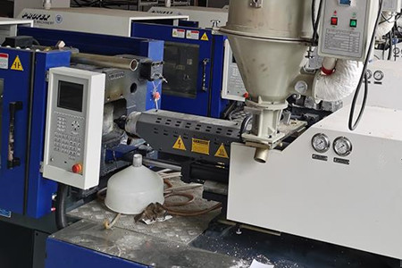 購買果筐注塑機(jī)的三要素，你知道嗎？