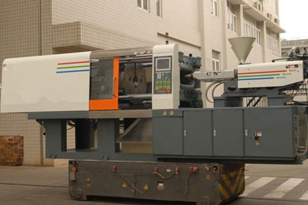 如何清洗伺服節(jié)能注塑機(jī)螺桿？清洗方法分享！